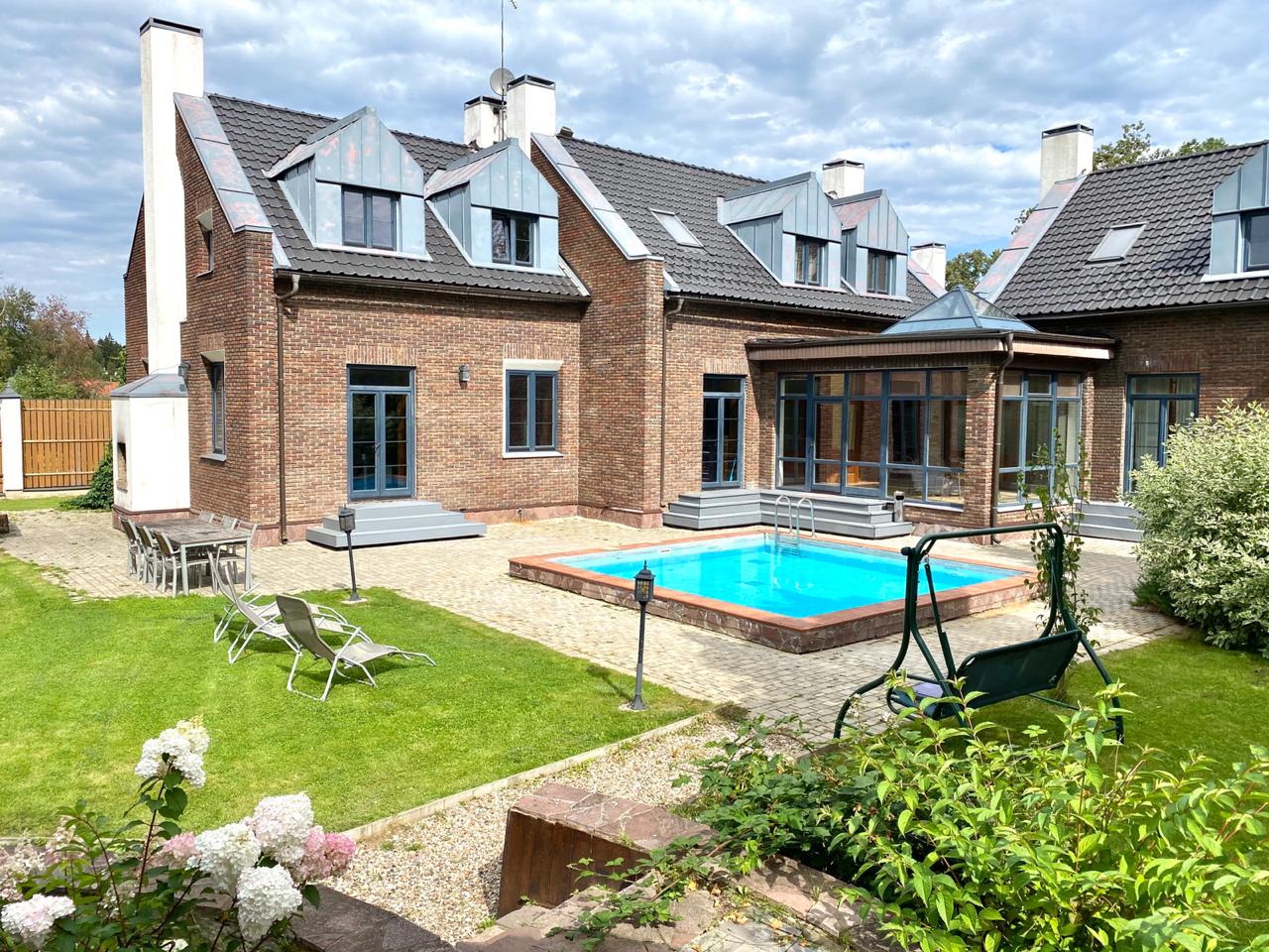 Дом в аренду, поселок Лесное Озеро, Новая Москва. Код 131-053 