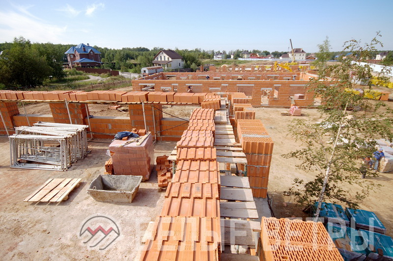 Строительство таунхаусов в посёлке Ravissant