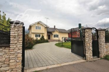 Продажа дома с бассейном на Калужском шоссе