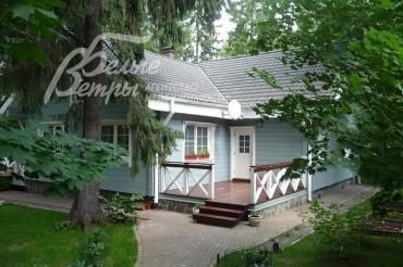 Красивый дом из клееного бруса в коттеджном поселке Аметист